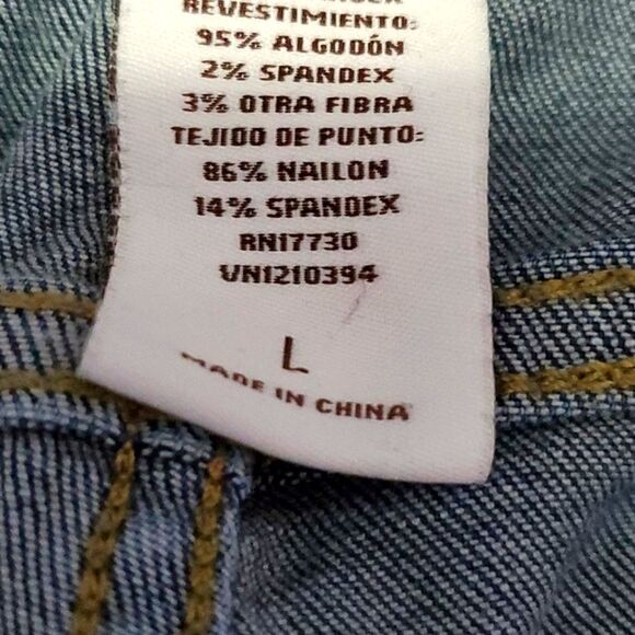 Liz Lange Maternity for Target Medium Wash Rolled Hems Denim Shorts - Picture 11 of 12